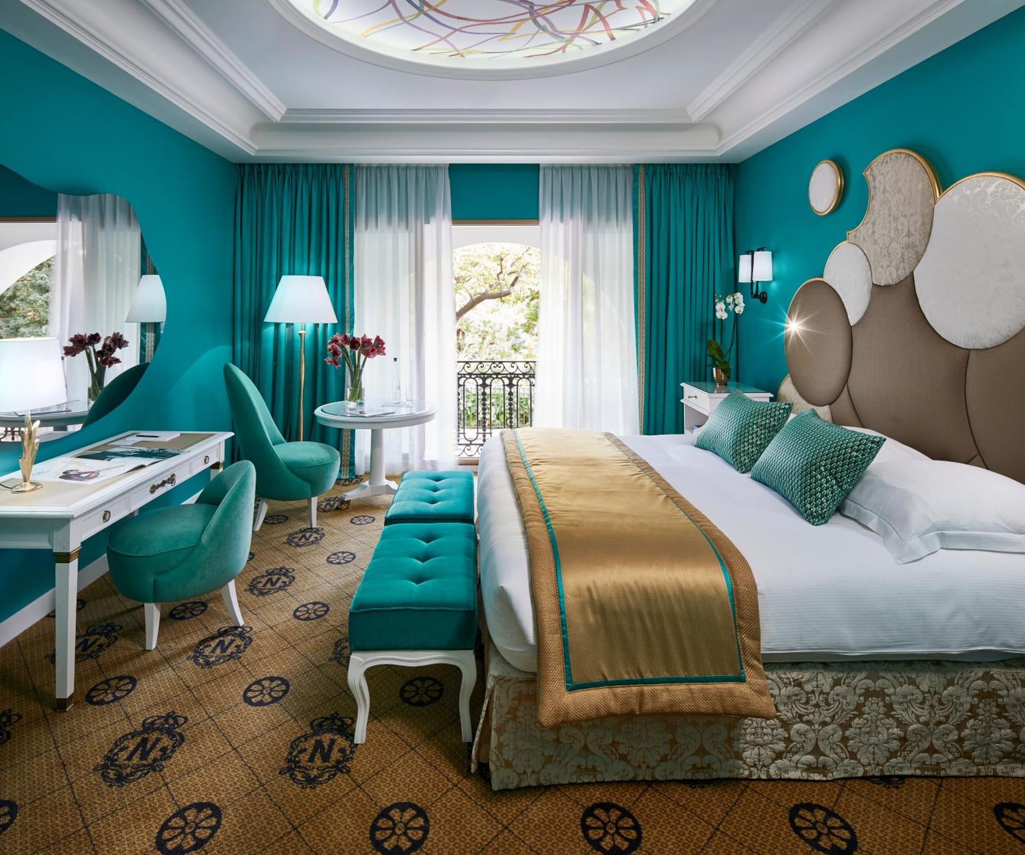 Rivoli Room Garden area